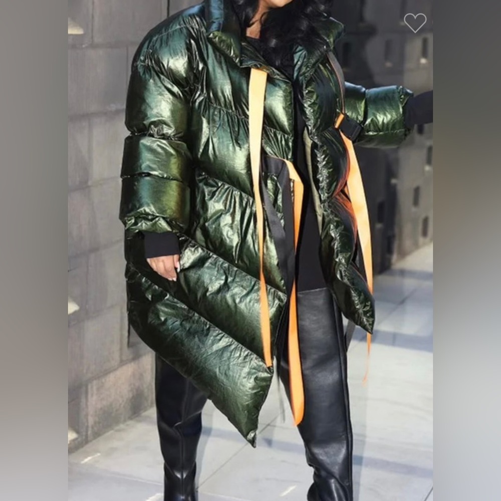 Oversized metallic puffer Run way style orange straps closures